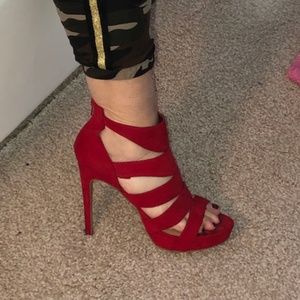 Super hot red heels!